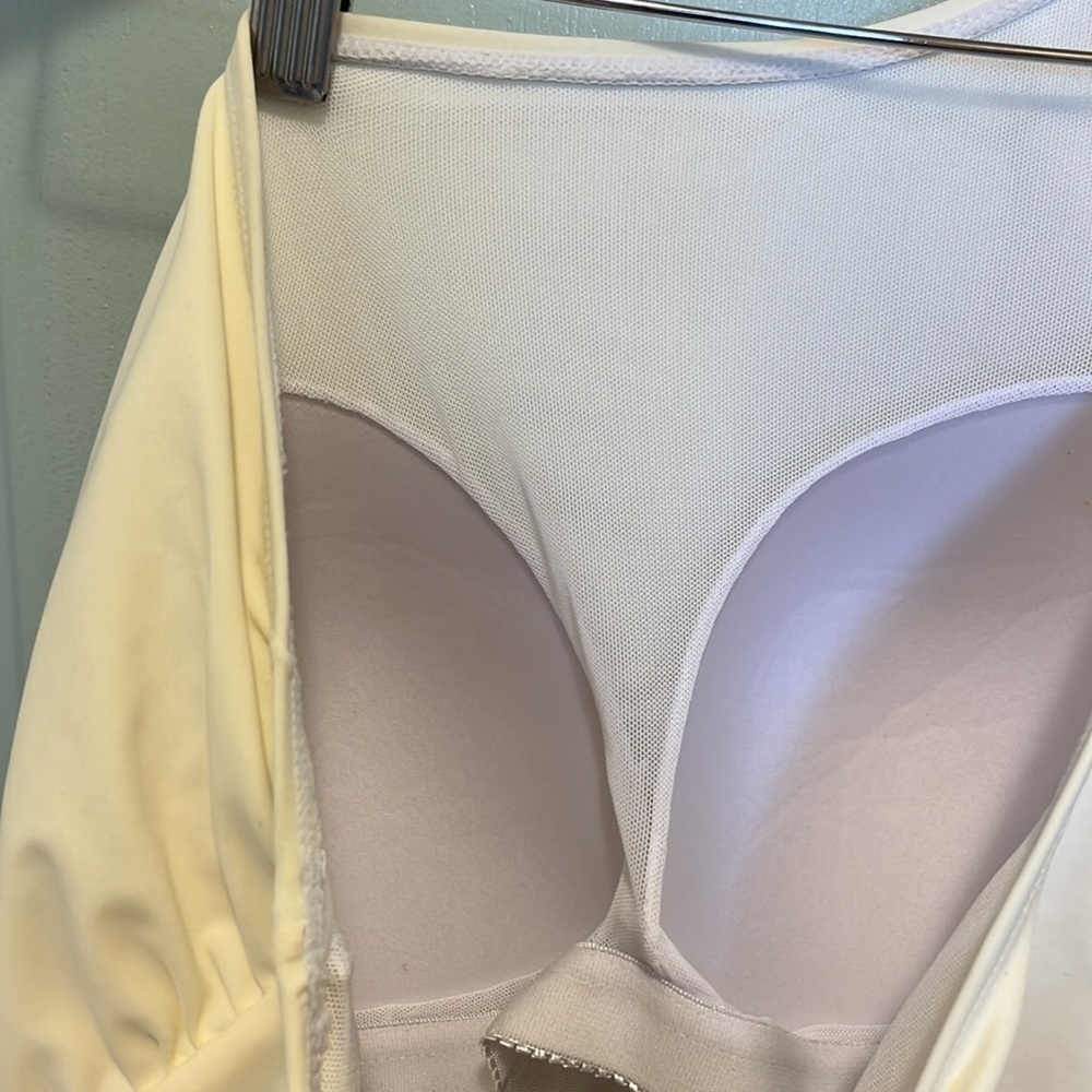 ONE Shoulder Swimsuit - Picture 4 of 5
